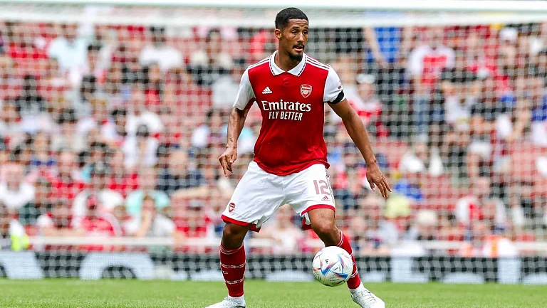 Защитник «Арсенала» Салиба выбыл на месяц из-за травмы