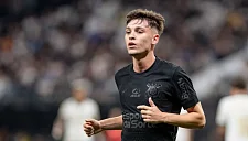 «Зенит» включился в борьбу за полузащитника «Коринтианса»