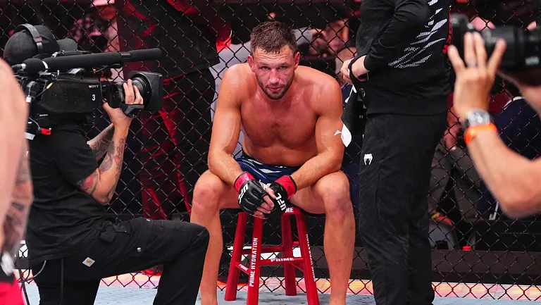 Де Риддер жёстко ответил Чимаеву: «Заткнись»