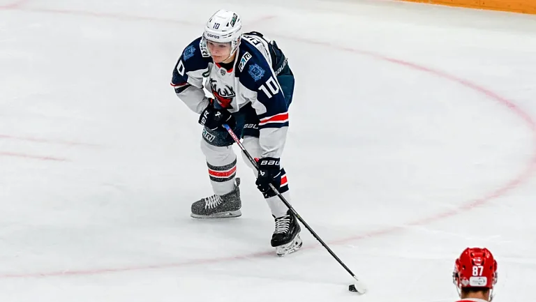 Фирстов может покинуть «Торпедо» до закрытия трансферного окна КХЛ