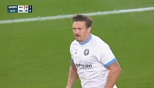 Усик вышел на поле в благотворительном матче в Лиссабоне