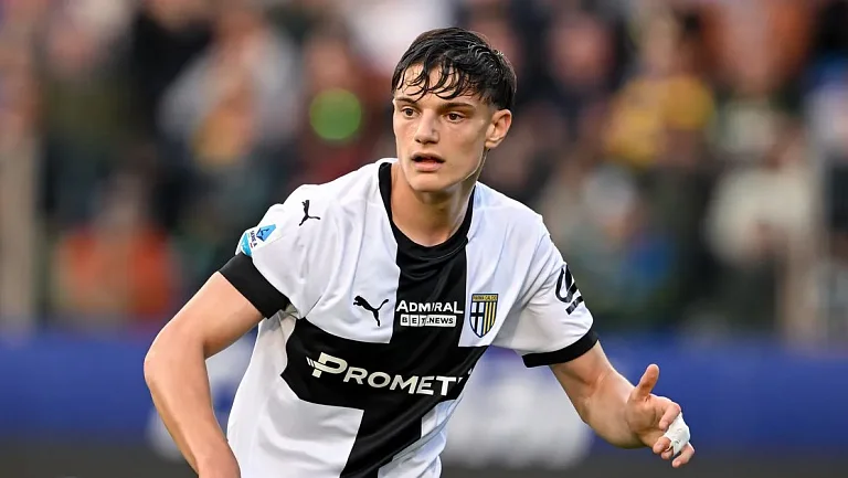 Топ-клубы хотят купить защитника «Пармы» Джованни Леони