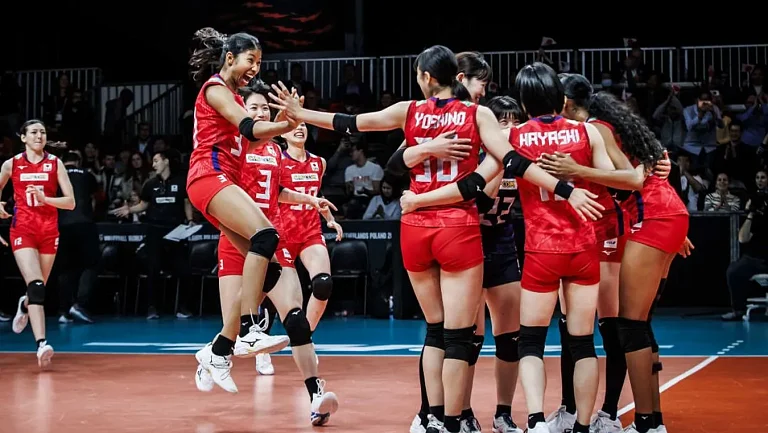 «Япония» и «Камерун» встречаются на волейбольной арене Хуамарк: стартовые позиции и ожидания