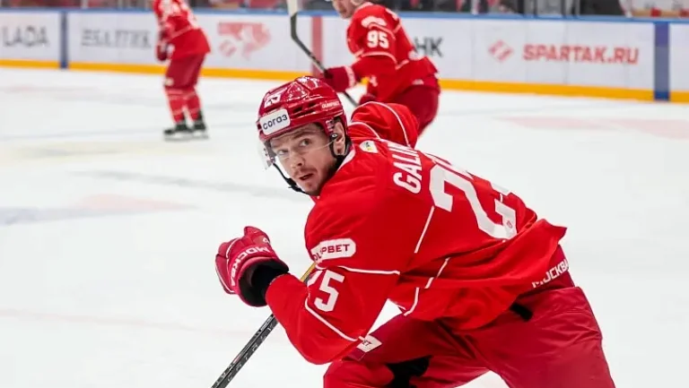 «Авангард» подписал контракт с нападающим Анселем Галимовым на один год