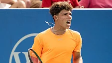 Бен Шелтон победил Лоренцо Сонего в пяти сетах и прошёл во 2-й круг «Ролан Гаррос»