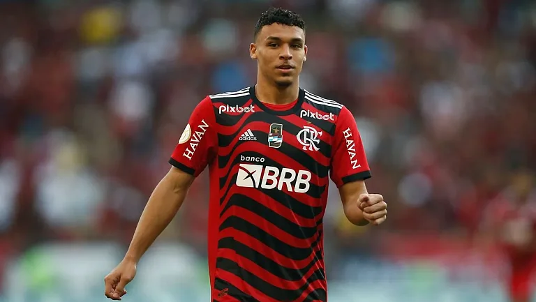 Виктор Уго близок к аренде в «Сантос»