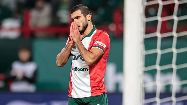 Сулейманов повторил жест Зидана, боднув соперника в матче РПЛ