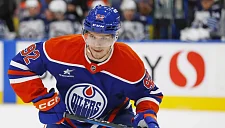 «Эдмонтон» громит «Вегас» в овертайме: Подколзин блистает, серия 2-0
