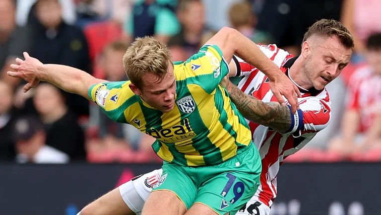 «Сток Сити» - «Вест Бромвич»: в равной игре удача улыбнулась гостям