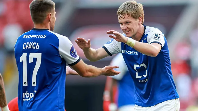 Полузащитник Владислав Саусь рассказал о штрафах в «Балтике»
