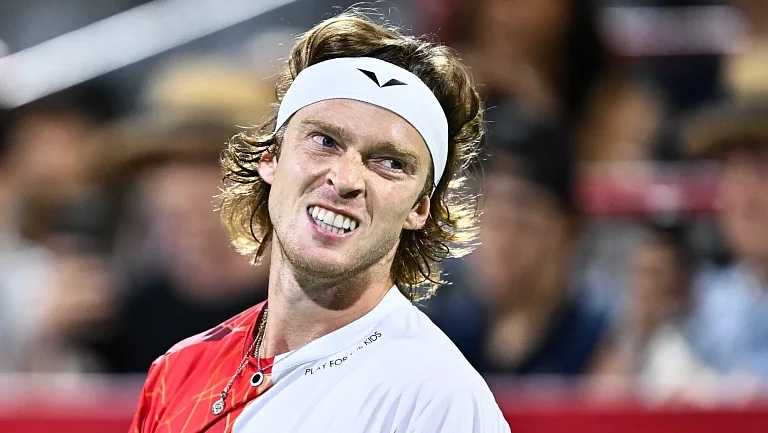 Андрей Рублев стартовал с победы на «Мастерсе» в Париже