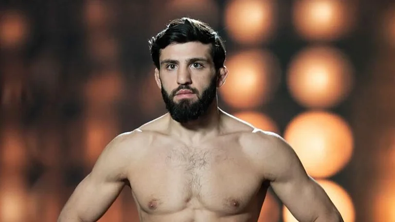 Царукян эмоционально отреагировал на отмену его титульного боя на UFC 324