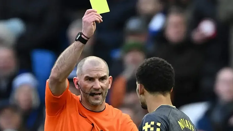 ФИФА упростила правило жёлтых карточек