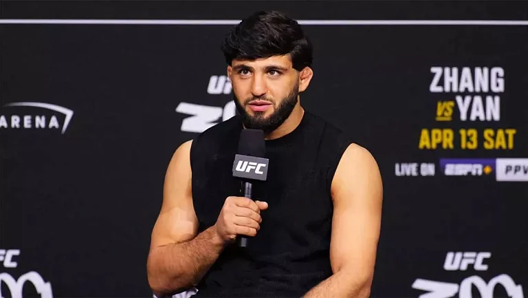 «Вымою пол твоим лицом»: Царукян жестко ответил Топурии перед UFC 317