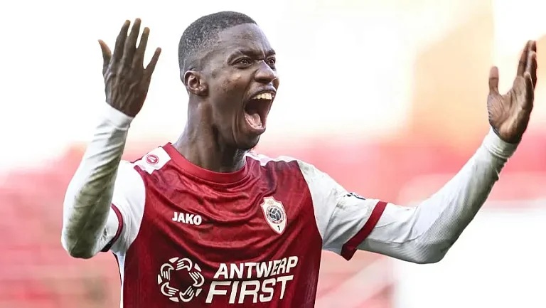 Махамаду Думбия уходит из «Антверпена» в «Аль-Иттихад»