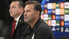 Окан Бурук сорвался на арбитра в матче «Галатасарай» — «Айнтрахт»