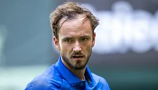 Медведев устроил перепалку с арбитром в матче с Бонзи на US Open