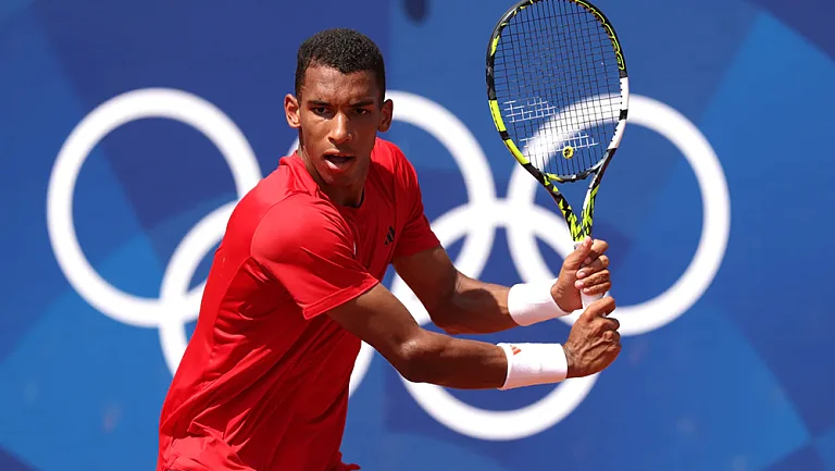 Оже‑Альяссим жестко ответил критикам плотного теннисного графика