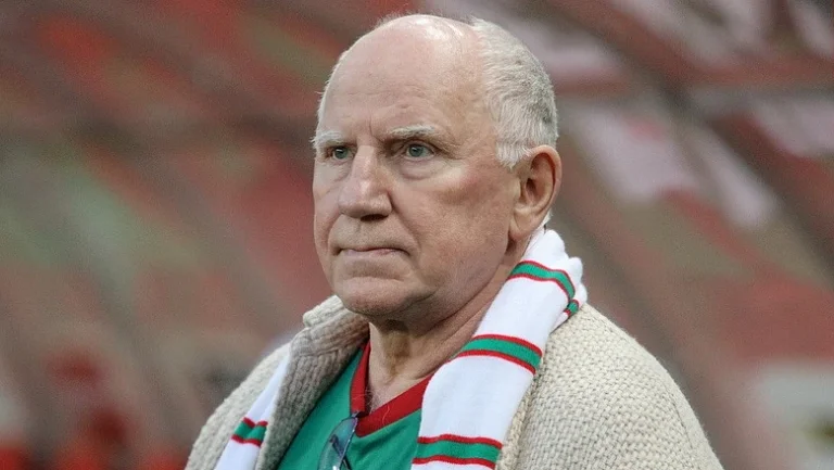 Валерий Баринов хочет сказать, что Липатов нанёс вред «Локомотиву»