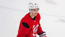 Российский форвард Тринеев впервые сыграет в НХЛ за «Вашингтон»