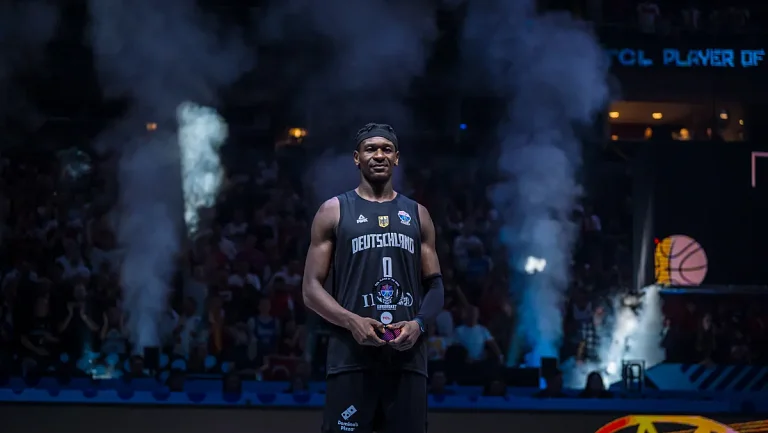 Исаак Бонга признан MVP финала Евробаскета-2025