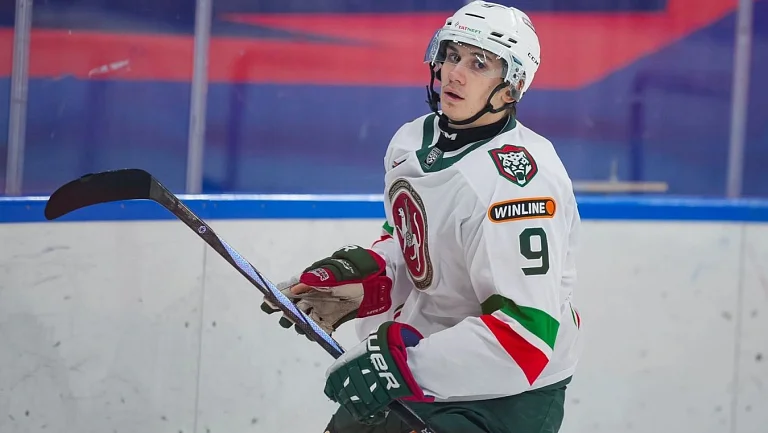 «Ак Барс» продлил контракт с нападающим Тимофеем Жулиным