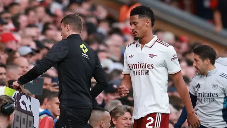 Салиба обследуется после повреждения лодыжки