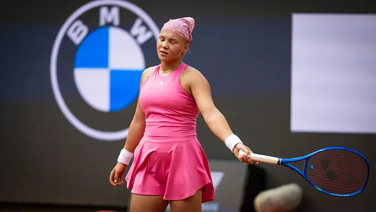 Калининская победила Шнайдер и вышла в четвертьфинал турнира в Токио