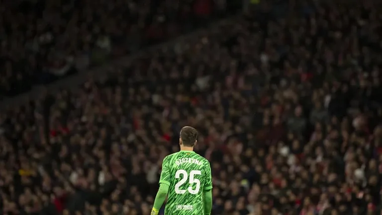 Спокойствие Шченсны или насмешка? Вратарь удивил на «Метрополитано»