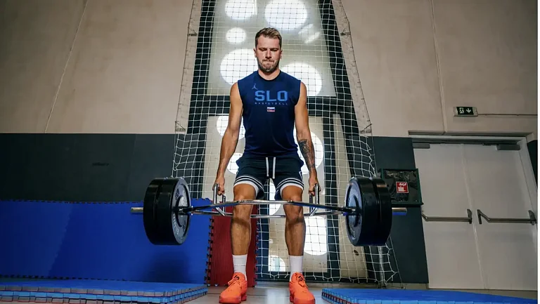 Бэйлесс: «Дончич сейчас выглядит лучше Леброна»