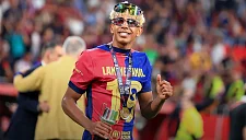 Ямаль отложил презентацию нового контракта ради бабушки