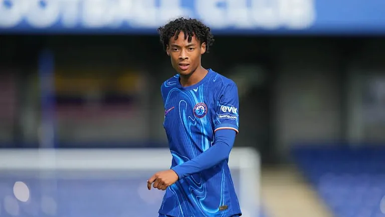 «Волендам» арендовал талантливого хавбека «Челси» Киано Дайера