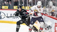 «Металлург» обыграл «Трактор» в матче с 11 заброшенными шайбами