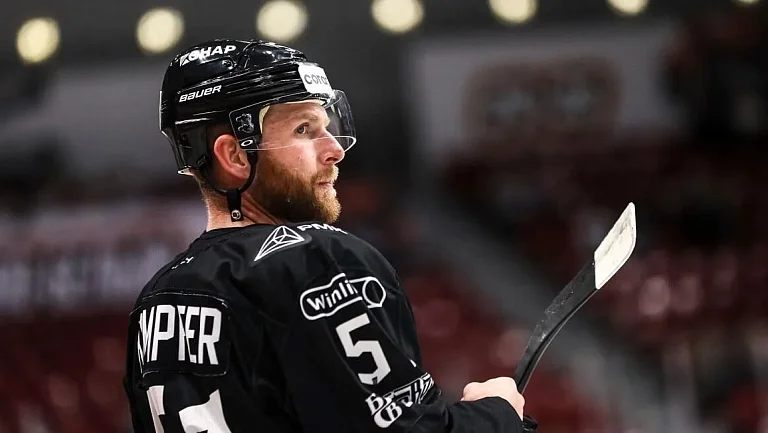 Стивен Кэмпфер объявил о завершении карьеры защитника «Трактора»

