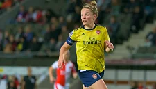 Ким Литтл: капитан с характером и стильная звезда женского футбола