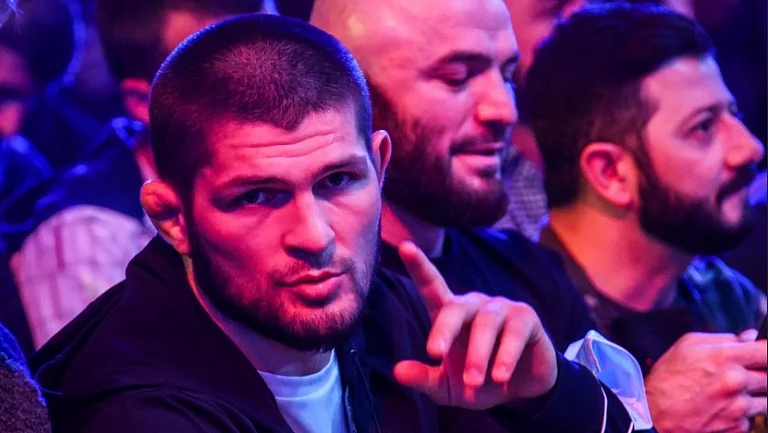 Нурмагомедов наградил Поля Погба на церемонии Globe Soccer Awards