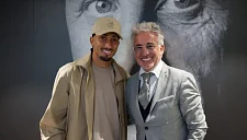 Рафинья поддержал женскую команду «Барсы» в матче ЛЧ против «Баварии»