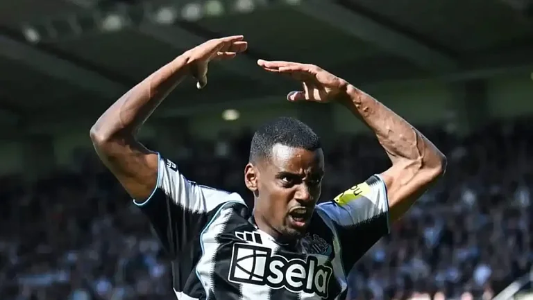 Руни жёстко высказался о скандале с Исаком в «Ньюкасле»