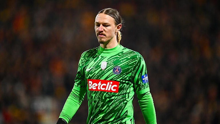 «ПСЖ» выложил поздравление Сафонова с Новым годом