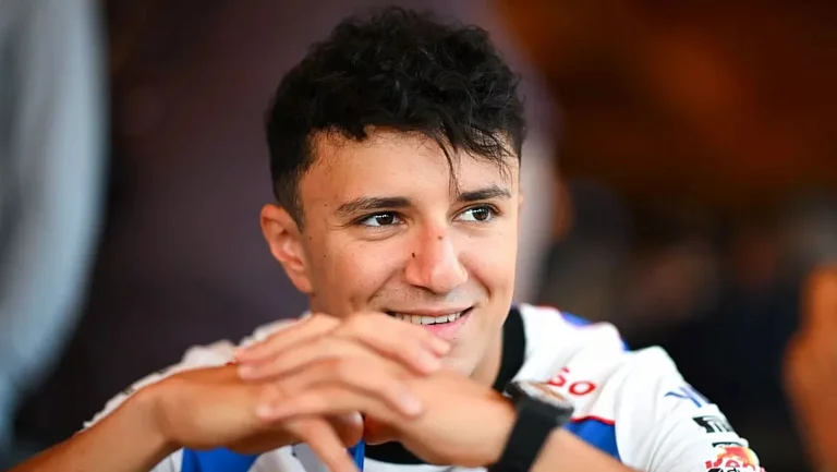 Изак Аджар хочет вернуть сломанную награду за подиум в Зандворте