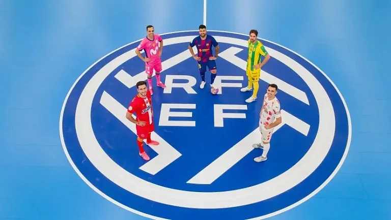 В мужском мини-футболе Испании вновь будет использоваться традиционный синий паркет