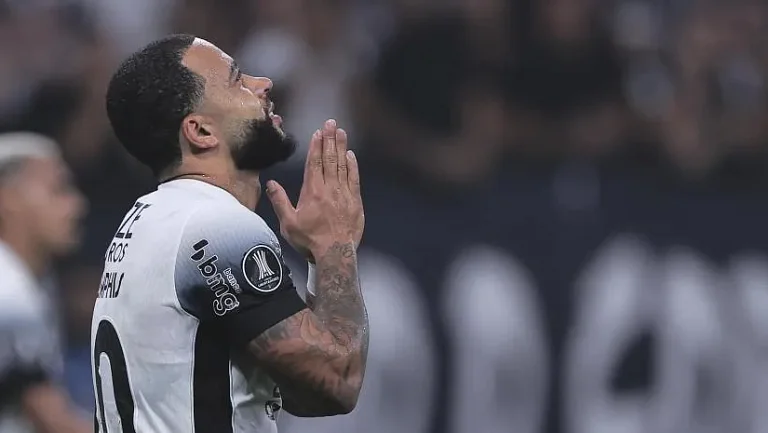 Мемфис Депай без кубка Либертадорес