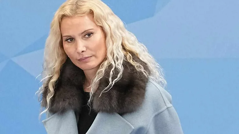 Этери Тутберидзе сняли в Милане после прибытия на зимние ОИ—2026