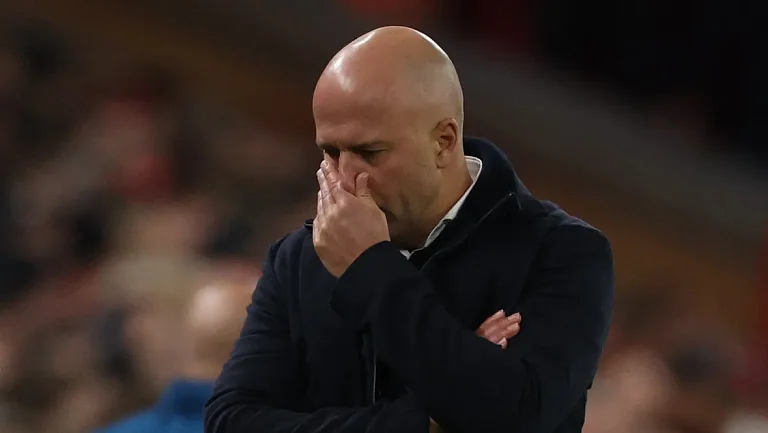 Невилл раскритиковал Слота после очередного поражения «Ливерпуля»