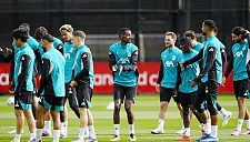 Слот о дебюте Исака: «Он может сыграть, но точно не полный матч»