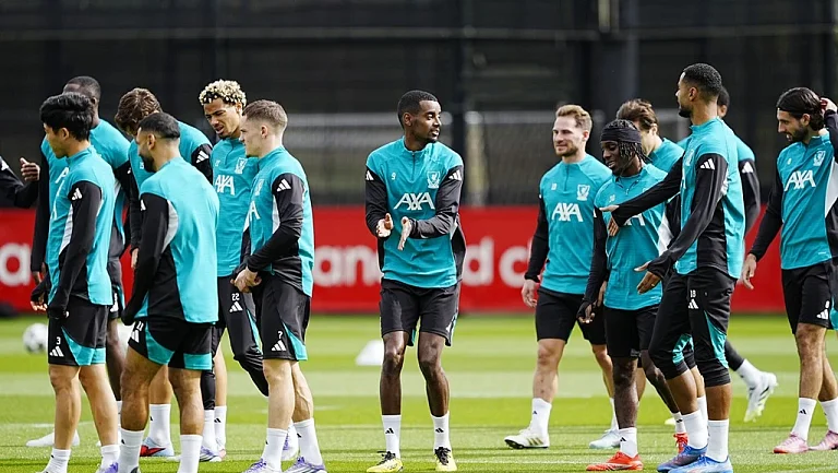 Слот о дебюте Исака: «Он может сыграть, но точно не полный матч»