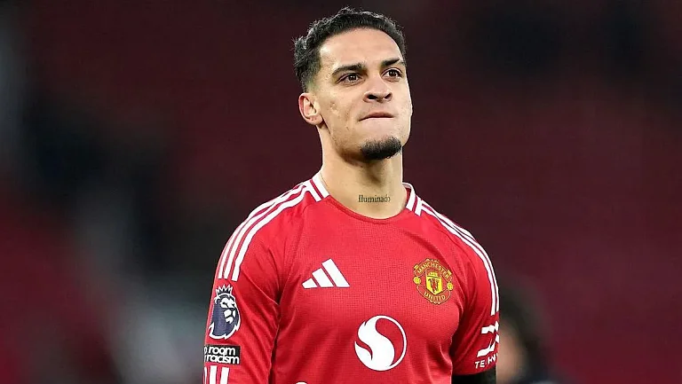 «Бенфика» вступила в борьбу за аренду Антони