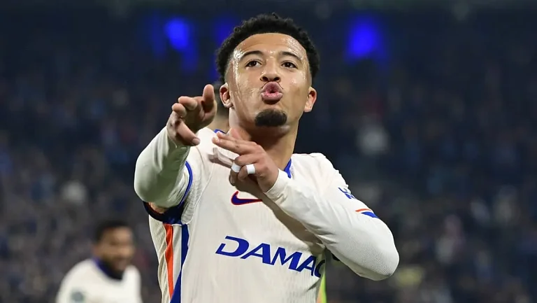 «Манчестер Юнайтед» настаивает на переходе Санчо в «Рому»