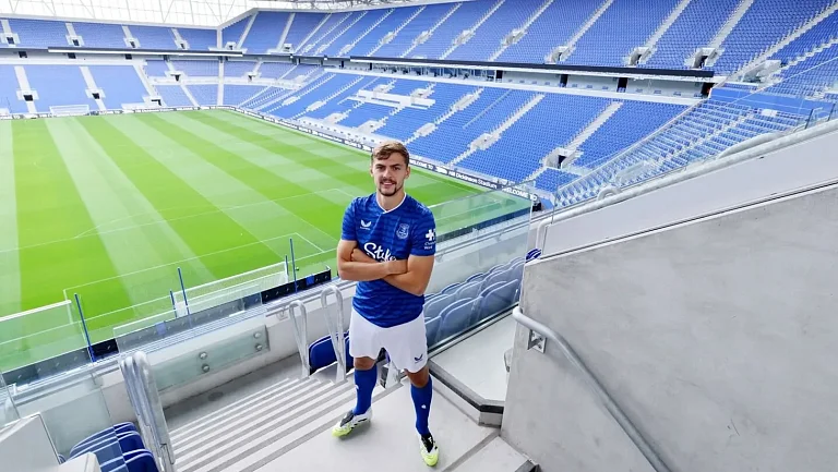 Кирнан Дьюсбери-Холл подписал контракт с «Эвертоном» за £25 млн