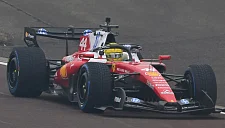 «Феррари» грозит провал: новый болид SF-26 заглох на трассе во время презентации